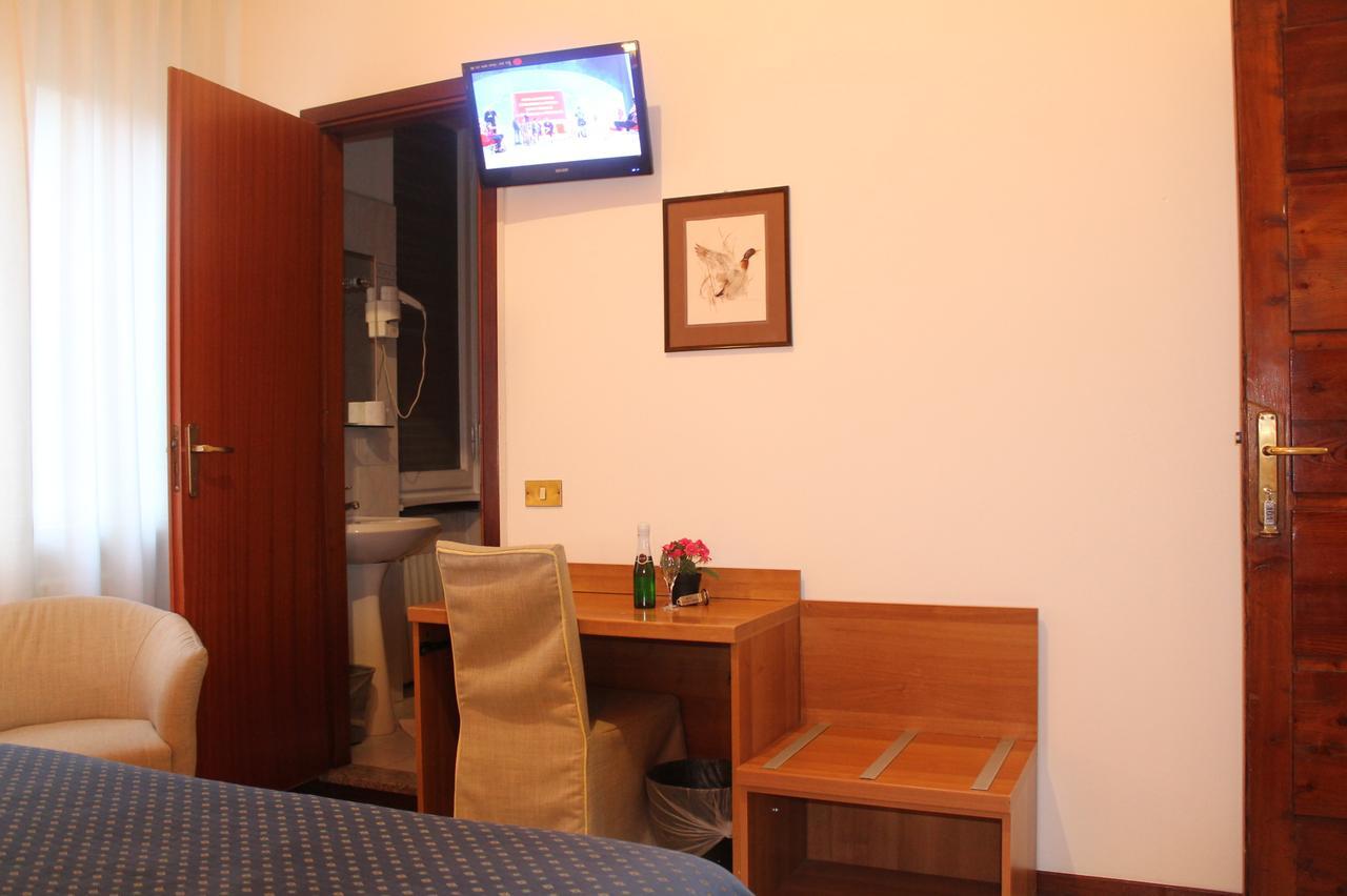Hotel La Pace มิลาน ภายนอก รูปภาพ