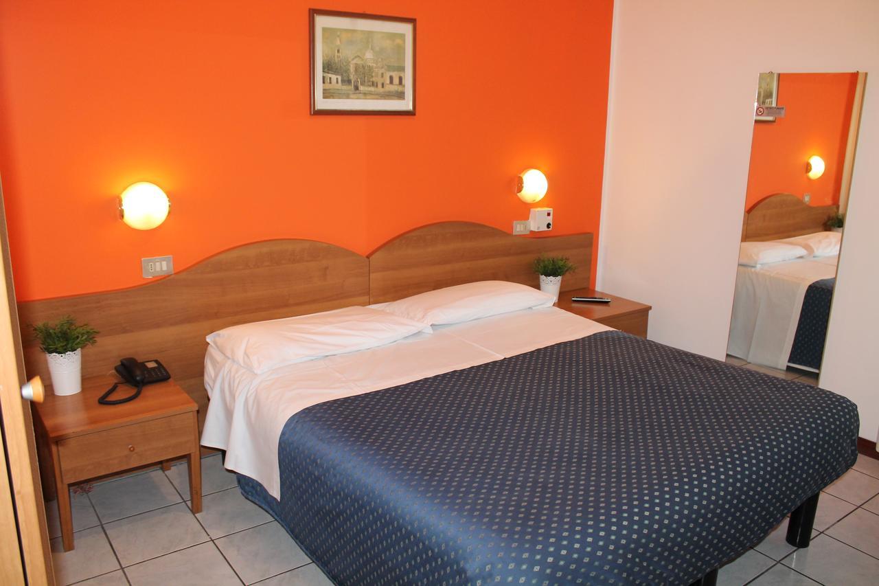 Hotel La Pace มิลาน ภายนอก รูปภาพ